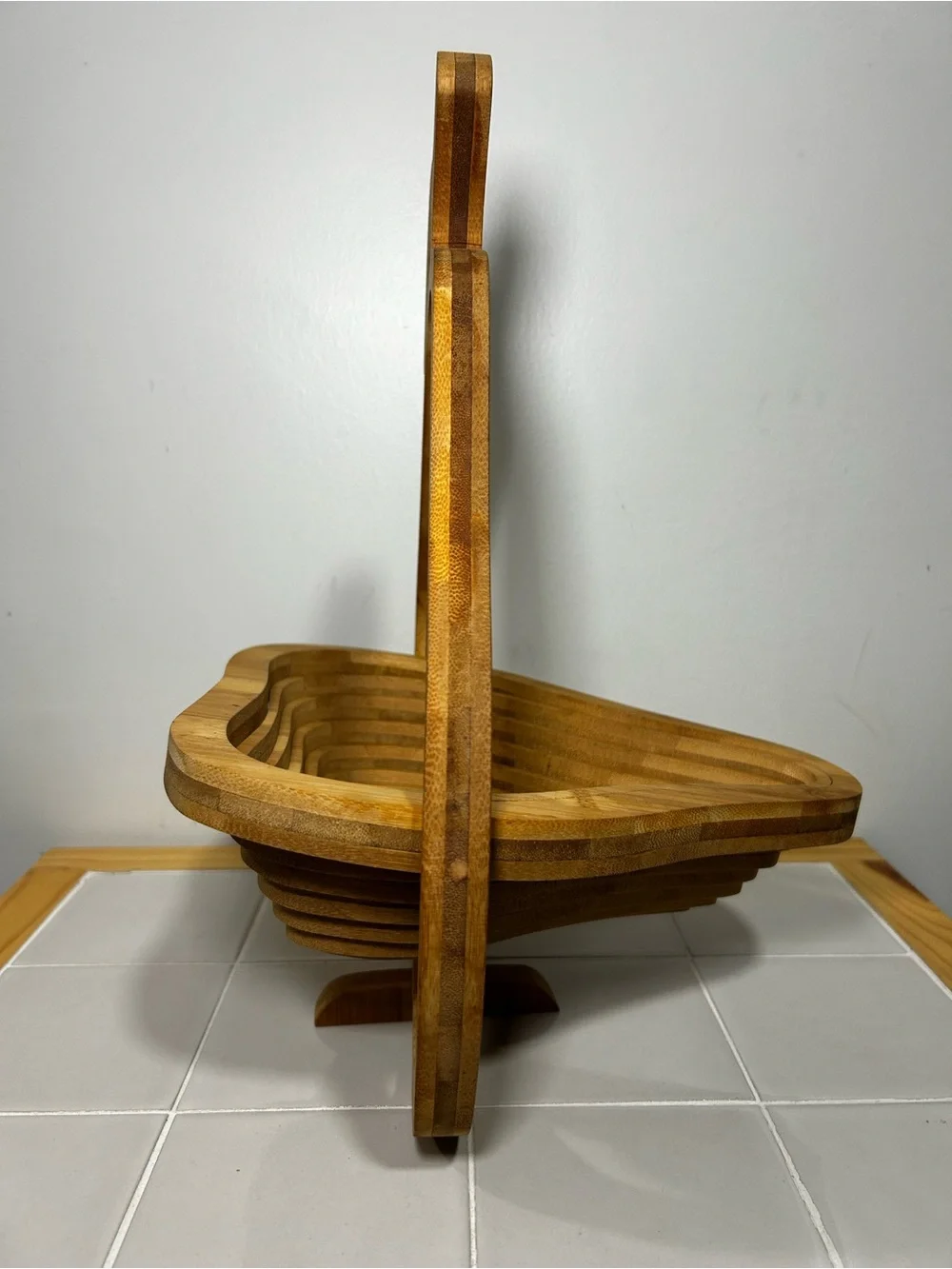 Vtg Pear Shaped Wooden Fruit Basket Bowl Trivet Fold Out Collapsible Accordion